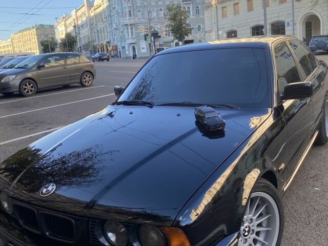 Черный БМВ 5 Серия, объемом двигателя 4 л и пробегом 276 тыс. км за 5000 $, фото 2 на Automoto.ua