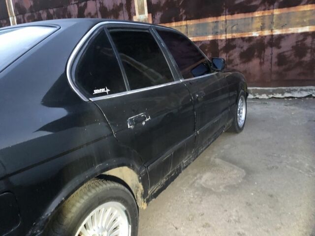 Чорний БМВ 5 Серія, об'ємом двигуна 2.5 л та пробігом 150 тис. км за 1200 $, фото 7 на Automoto.ua