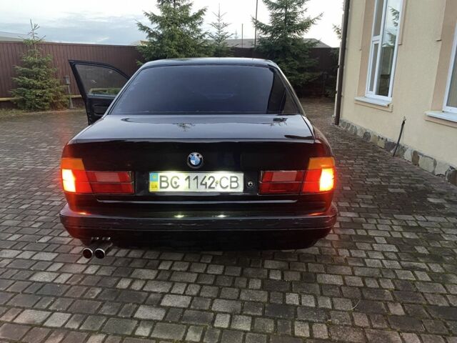 Чорний БМВ 5 Серія, об'ємом двигуна 2 л та пробігом 300 тис. км за 2200 $, фото 1 на Automoto.ua