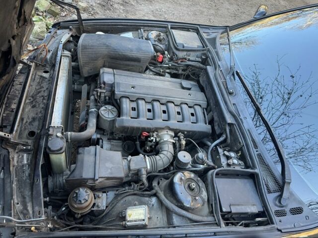 Чорний БМВ 5 Серія, об'ємом двигуна 2 л та пробігом 300 тис. км за 3700 $, фото 4 на Automoto.ua