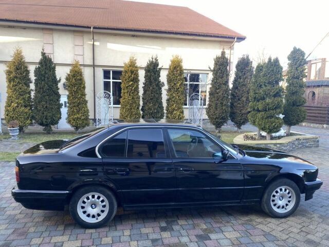 Чорний БМВ 5 Серія, об'ємом двигуна 2 л та пробігом 300 тис. км за 2200 $, фото 7 на Automoto.ua