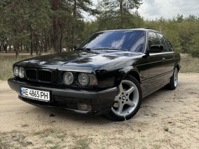 Черный БМВ 5 Серия, объемом двигателя 3.4 л и пробегом 100 тыс. км за 6000 $, фото 1 на Automoto.ua