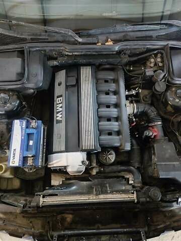 Черный БМВ 5 Серия, объемом двигателя 2.5 л и пробегом 290 тыс. км за 3200 $, фото 6 на Automoto.ua