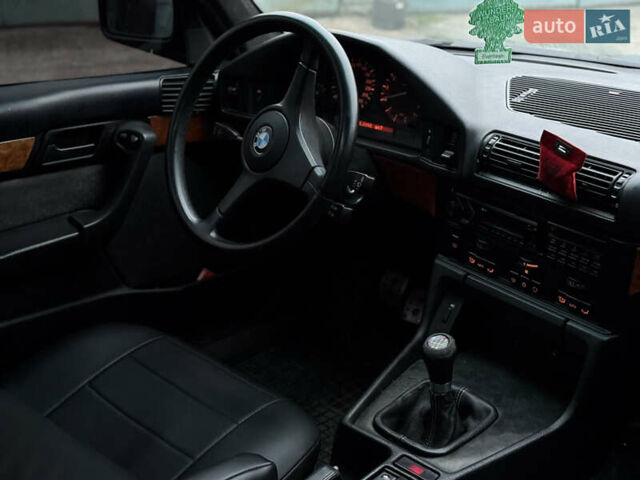 Черный БМВ 5 Серия, объемом двигателя 3.43 л и пробегом 404 тыс. км за 5500 $, фото 19 на Automoto.ua