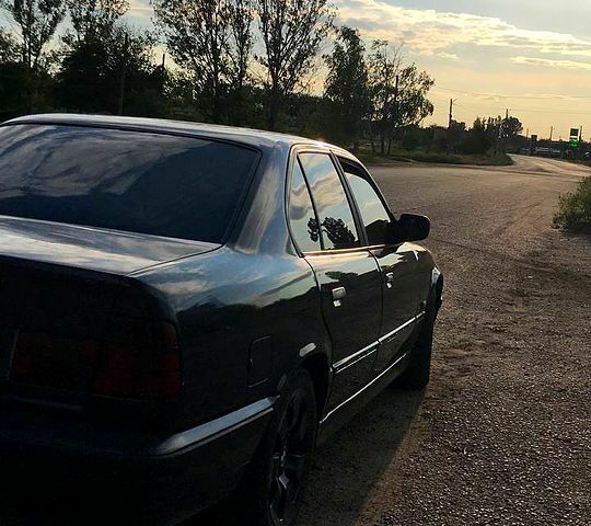 Чорний БМВ 5 Серія, об'ємом двигуна 2.5 л та пробігом 0 тис. км за 2800 $, фото 4 на Automoto.ua