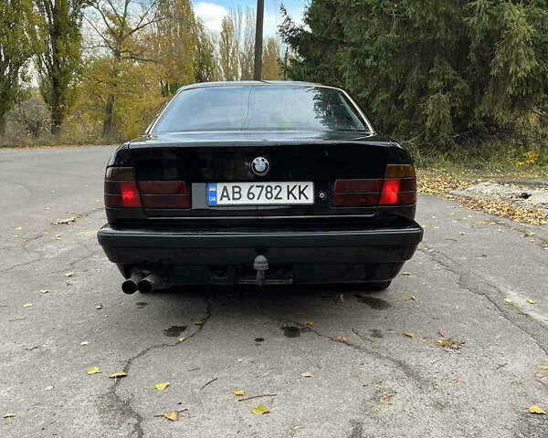 Черный БМВ 5 Серия, объемом двигателя 2.49 л и пробегом 333 тыс. км за 2700 $, фото 3 на Automoto.ua