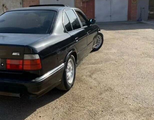 Черный БМВ 5 Серия, объемом двигателя 1.99 л и пробегом 385 тыс. км за 1900 $, фото 5 на Automoto.ua