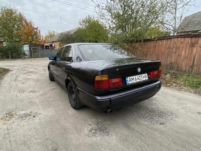 Черный БМВ 5 Серия, объемом двигателя 2 л и пробегом 300 тыс. км за 1800 $, фото 1 на Automoto.ua