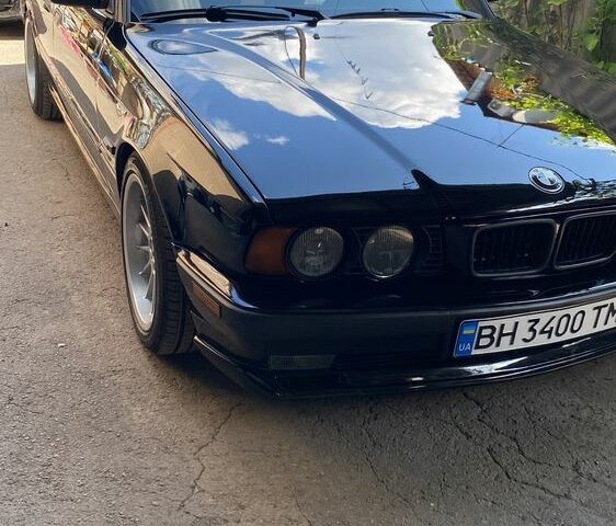 Черный БМВ 5 Серия, объемом двигателя 4 л и пробегом 276 тыс. км за 5000 $, фото 3 на Automoto.ua