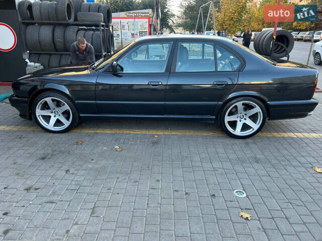 Черный БМВ 5 Серия, объемом двигателя 2 л и пробегом 270 тыс. км за 5000 $, фото 2 на Automoto.ua