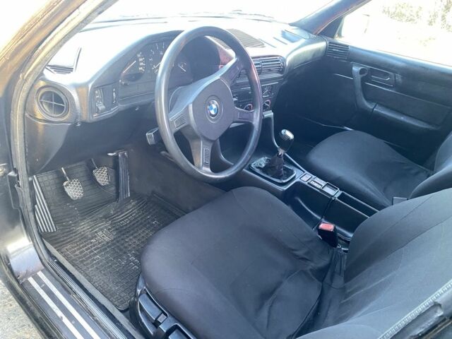 Чорний БМВ 5 Серія, об'ємом двигуна 2 л та пробігом 300 тис. км за 2200 $, фото 2 на Automoto.ua