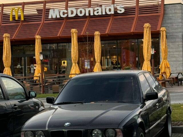 Черный БМВ 5 Серия, объемом двигателя 2.4 л и пробегом 215 тыс. км за 2000 $, фото 1 на Automoto.ua