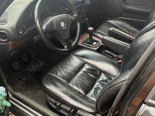 Черный БМВ 5 Серия, объемом двигателя 2.5 л и пробегом 460 тыс. км за 2360 $, фото 6 на Automoto.ua