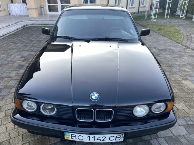 Чорний БМВ 5 Серія, об'ємом двигуна 2 л та пробігом 300 тис. км за 2200 $, фото 4 на Automoto.ua