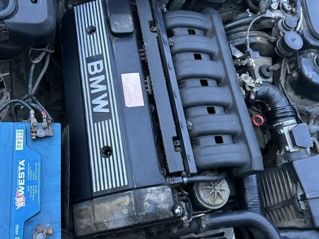 Черный БМВ 5 Серия, объемом двигателя 0 л и пробегом 300 тыс. км за 3600 $, фото 13 на Automoto.ua