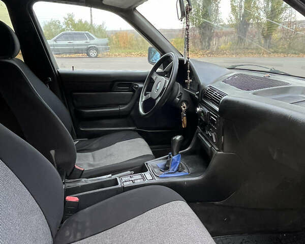 Черный БМВ 5 Серия, объемом двигателя 2.49 л и пробегом 333 тыс. км за 2700 $, фото 7 на Automoto.ua