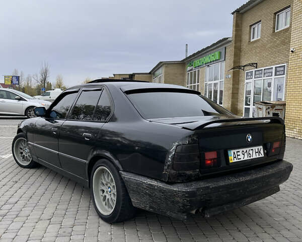 Черный БМВ 5 Серия, объемом двигателя 2.5 л и пробегом 330 тыс. км за 2650 $, фото 3 на Automoto.ua