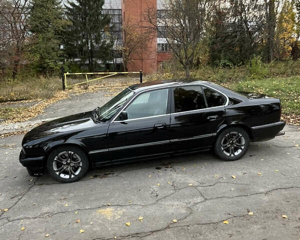 Черный БМВ 5 Серия, объемом двигателя 2.49 л и пробегом 333 тыс. км за 2700 $, фото 1 на Automoto.ua