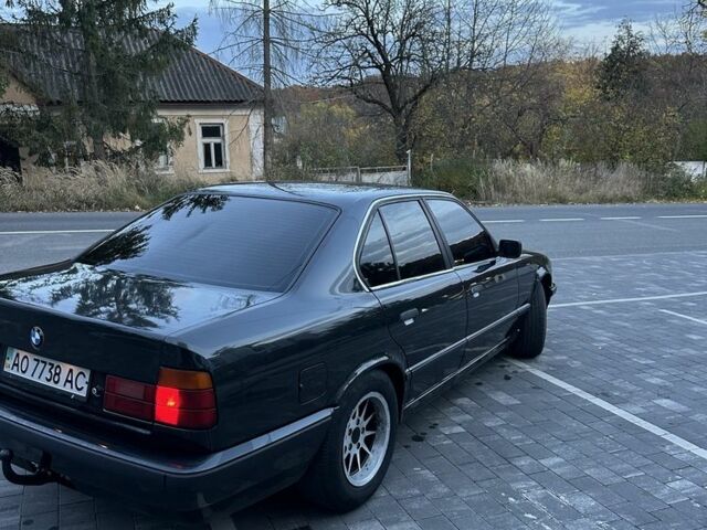 Черный БМВ 5 Серия, объемом двигателя 0 л и пробегом 300 тыс. км за 3600 $, фото 1 на Automoto.ua