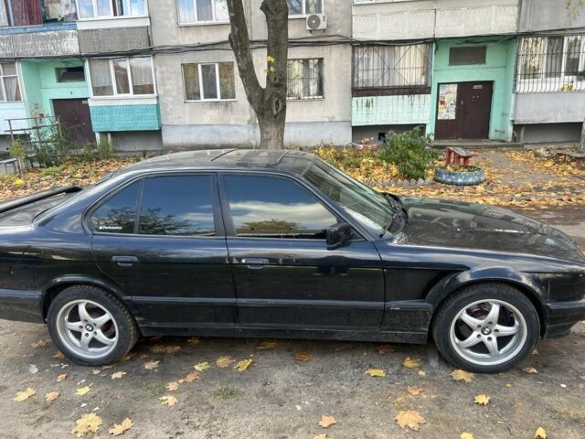 Черный БМВ 5 Серия, объемом двигателя 2 л и пробегом 250 тыс. км за 2700 $, фото 2 на Automoto.ua