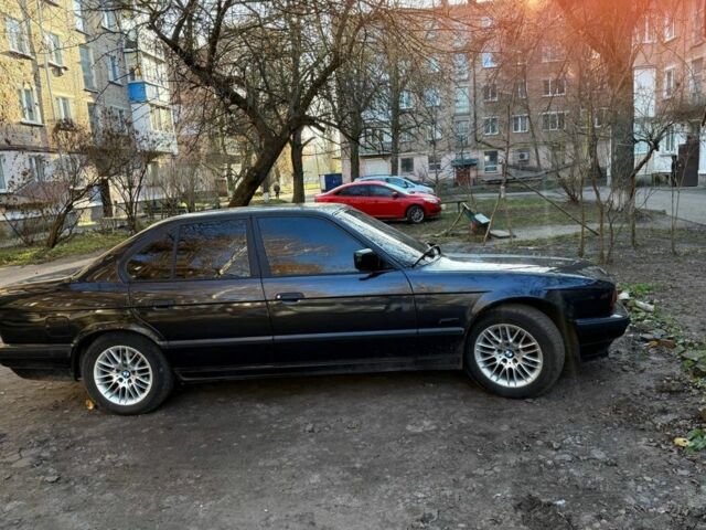 Чорний БМВ 5 Серія, об'ємом двигуна 2 л та пробігом 300 тис. км за 3700 $, фото 1 на Automoto.ua