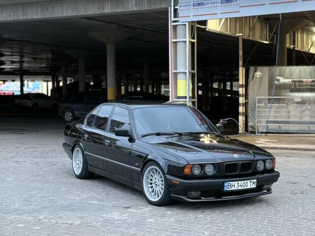 Черный БМВ 5 Серия, объемом двигателя 4 л и пробегом 276 тыс. км за 5000 $, фото 1 на Automoto.ua