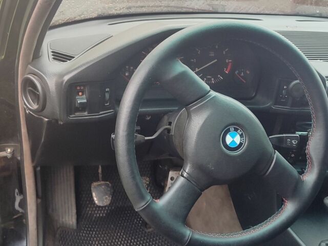 Черный БМВ 5 Серия, объемом двигателя 2 л и пробегом 320 тыс. км за 3000 $, фото 6 на Automoto.ua