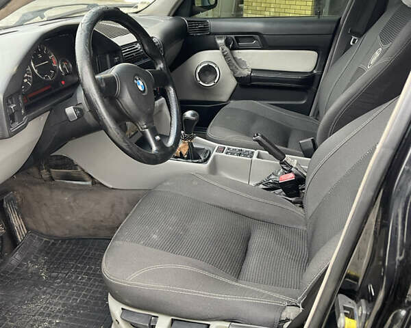Черный БМВ 5 Серия, объемом двигателя 2.5 л и пробегом 330 тыс. км за 2650 $, фото 9 на Automoto.ua