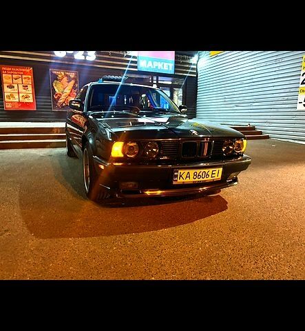 Черный БМВ 5 Серия, объемом двигателя 2 л и пробегом 350 тыс. км за 3750 $, фото 10 на Automoto.ua