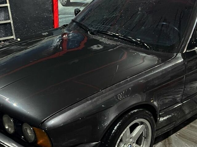 Чорний БМВ 5 Серія, об'ємом двигуна 2 л та пробігом 420 тис. км за 3500 $, фото 3 на Automoto.ua