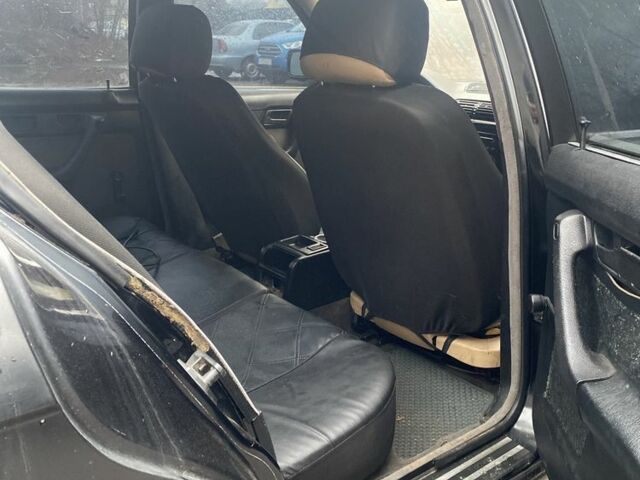 Черный БМВ 5 Серия, объемом двигателя 2 л и пробегом 308 тыс. км за 1799 $, фото 6 на Automoto.ua