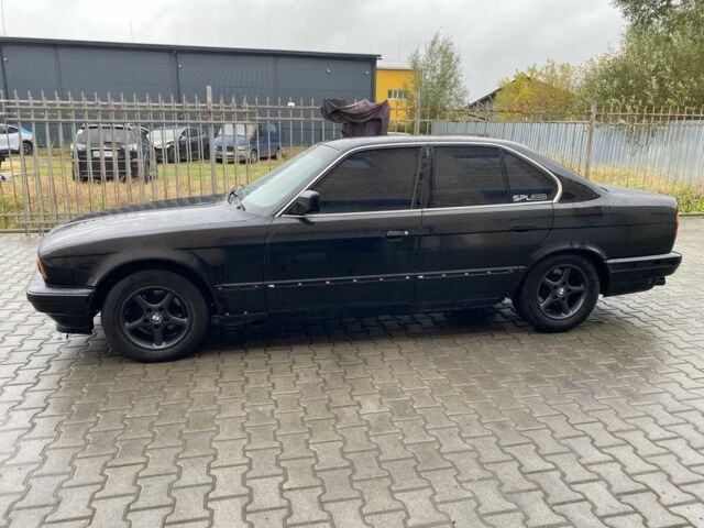 Чорний БМВ 5 Серія, об'ємом двигуна 2 л та пробігом 300 тис. км за 1800 $, фото 1 на Automoto.ua