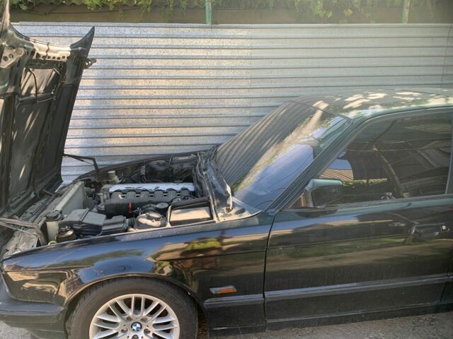 Чорний БМВ 5 Серія, об'ємом двигуна 3 л та пробігом 320 тис. км за 4000 $, фото 5 на Automoto.ua