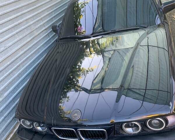 Чорний БМВ 5 Серія, об'ємом двигуна 3 л та пробігом 320 тис. км за 4000 $, фото 5 на Automoto.ua