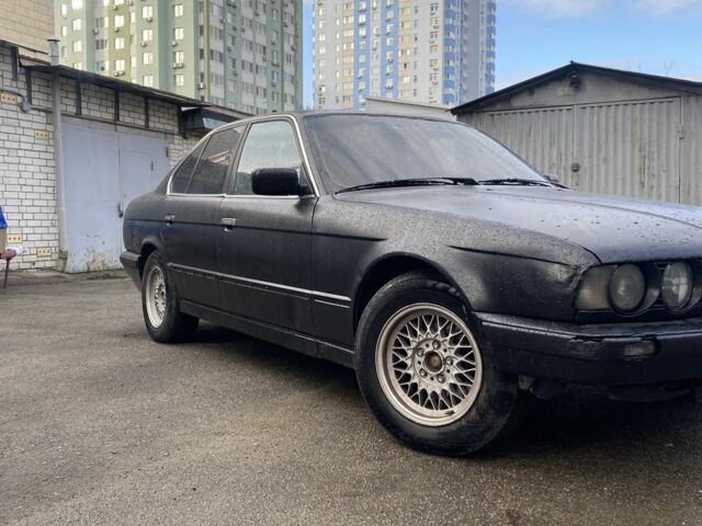 Чорний БМВ 5 Серія, об'ємом двигуна 2 л та пробігом 380 тис. км за 1700 $, фото 5 на Automoto.ua