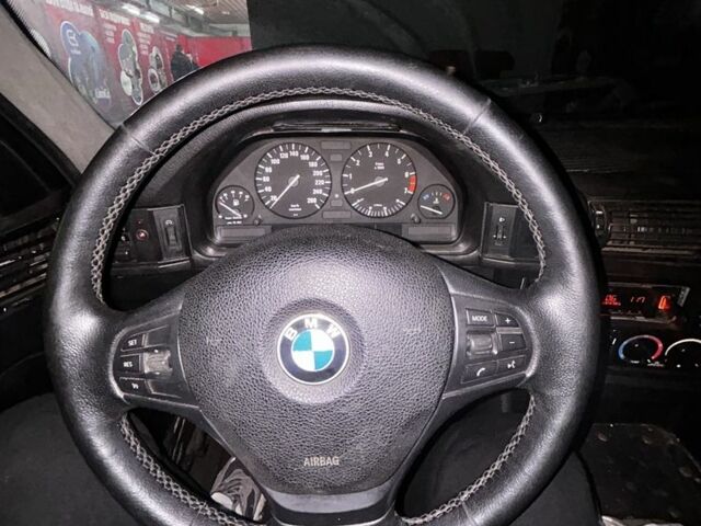 Черный БМВ 5 Серия, объемом двигателя 2 л и пробегом 352 тыс. км за 1600 $, фото 7 на Automoto.ua