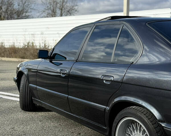 Черный БМВ 5 Серия, объемом двигателя 3.43 л и пробегом 480 тыс. км за 4900 $, фото 9 на Automoto.ua