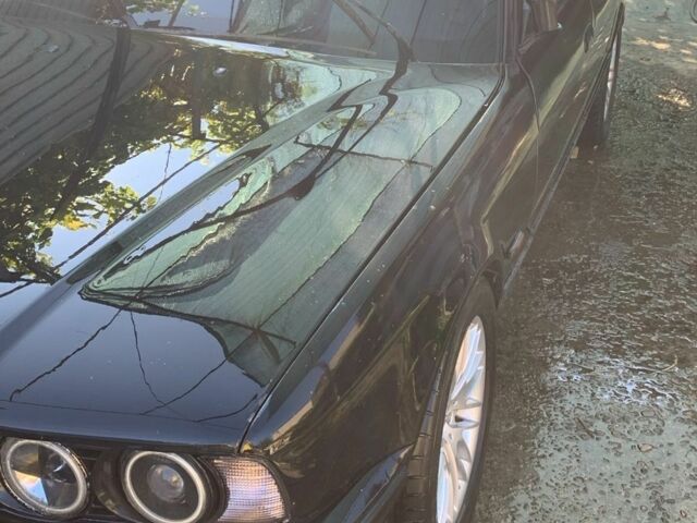 Чорний БМВ 5 Серія, об'ємом двигуна 3 л та пробігом 320 тис. км за 4000 $, фото 4 на Automoto.ua