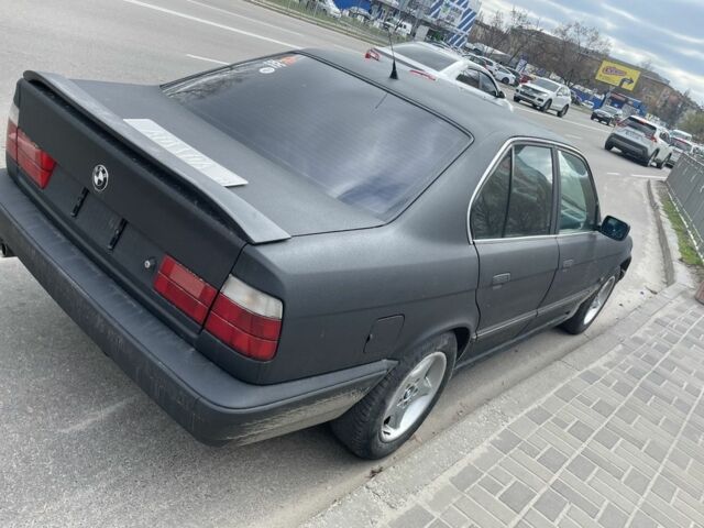 Чорний БМВ 5 Серія, об'ємом двигуна 2 л та пробігом 330 тис. км за 2900 $, фото 2 на Automoto.ua