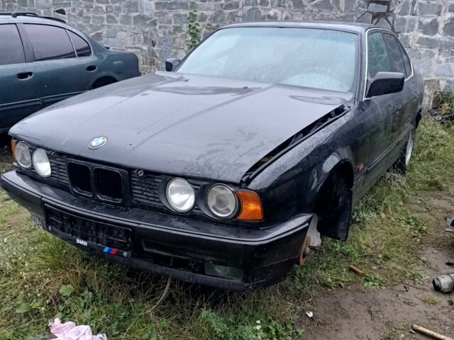 Черный БМВ 5 Серия, объемом двигателя 2.4 л и пробегом 150 тыс. км за 1000 $, фото 1 на Automoto.ua