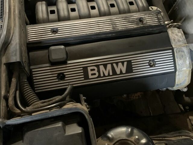 Черный БМВ 5 Серия, объемом двигателя 2 л и пробегом 450 тыс. км за 2100 $, фото 7 на Automoto.ua