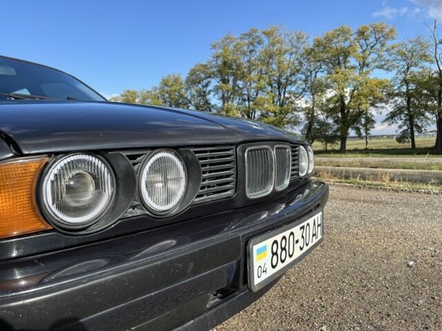 Чорний БМВ 5 Серія, об'ємом двигуна 3 л та пробігом 311 тис. км за 1900 $, фото 6 на Automoto.ua
