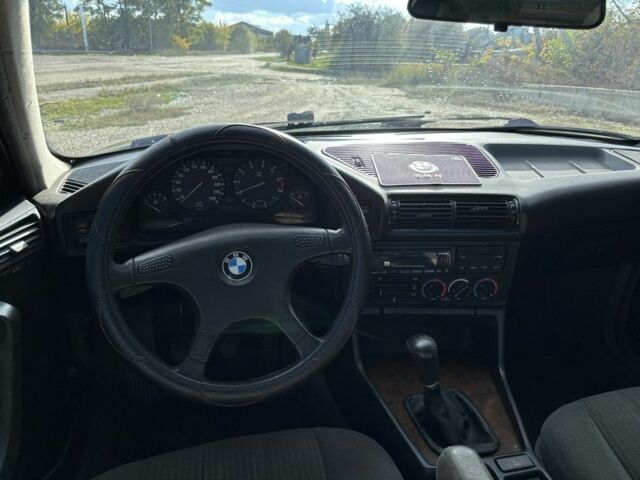 Чорний БМВ 5 Серія, об'ємом двигуна 3 л та пробігом 311 тис. км за 1900 $, фото 12 на Automoto.ua