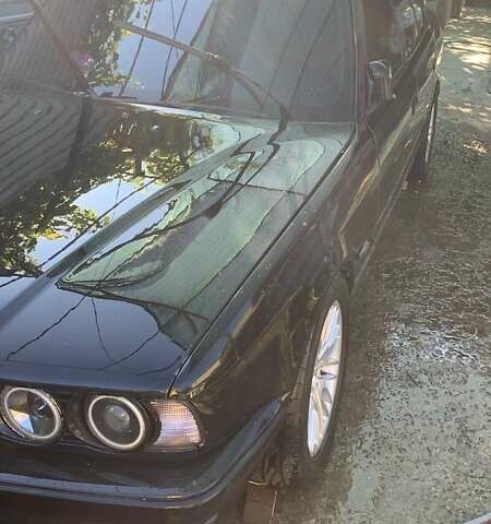 Чорний БМВ 5 Серія, об'ємом двигуна 3 л та пробігом 320 тис. км за 4000 $, фото 3 на Automoto.ua