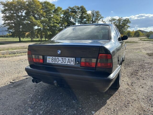 Чорний БМВ 5 Серія, об'ємом двигуна 3 л та пробігом 311 тис. км за 1900 $, фото 4 на Automoto.ua