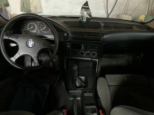 Черный БМВ 5 Серия, объемом двигателя 2 л и пробегом 450 тыс. км за 2100 $, фото 8 на Automoto.ua