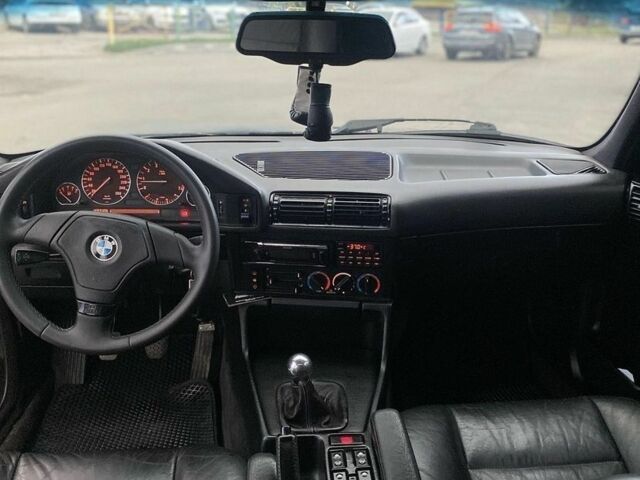 Чорний БМВ 5 Серія, об'ємом двигуна 4 л та пробігом 400 тис. км за 8380 $, фото 5 на Automoto.ua