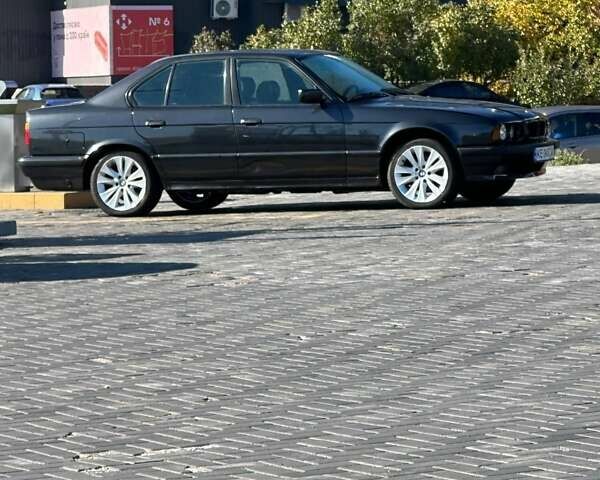 Чорний БМВ 5 Серія, об'ємом двигуна 1.99 л та пробігом 220 тис. км за 3500 $, фото 3 на Automoto.ua