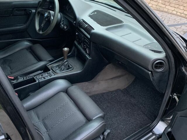 Черный БМВ 5 Серия, объемом двигателя 2.5 л и пробегом 350 тыс. км за 4000 $, фото 5 на Automoto.ua