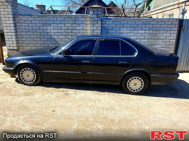 Черный БМВ 5 Серия, объемом двигателя 2 л и пробегом 320 тыс. км за 1500 $, фото 1 на Automoto.ua